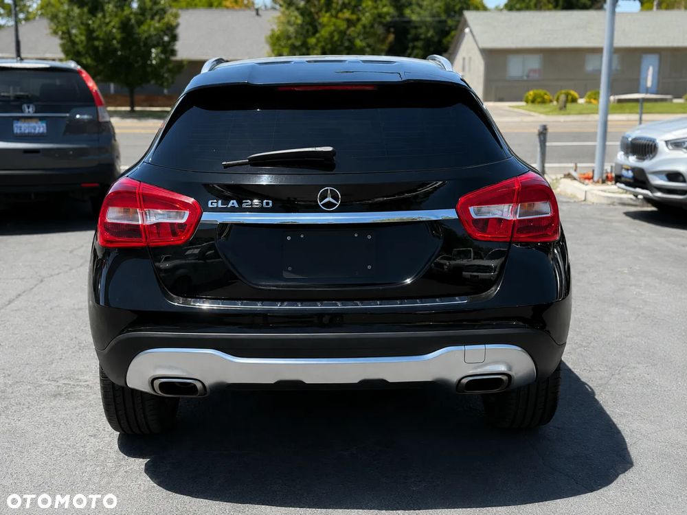 Mercedes-Benz GLA 250 4-Matic AMG Line - 4