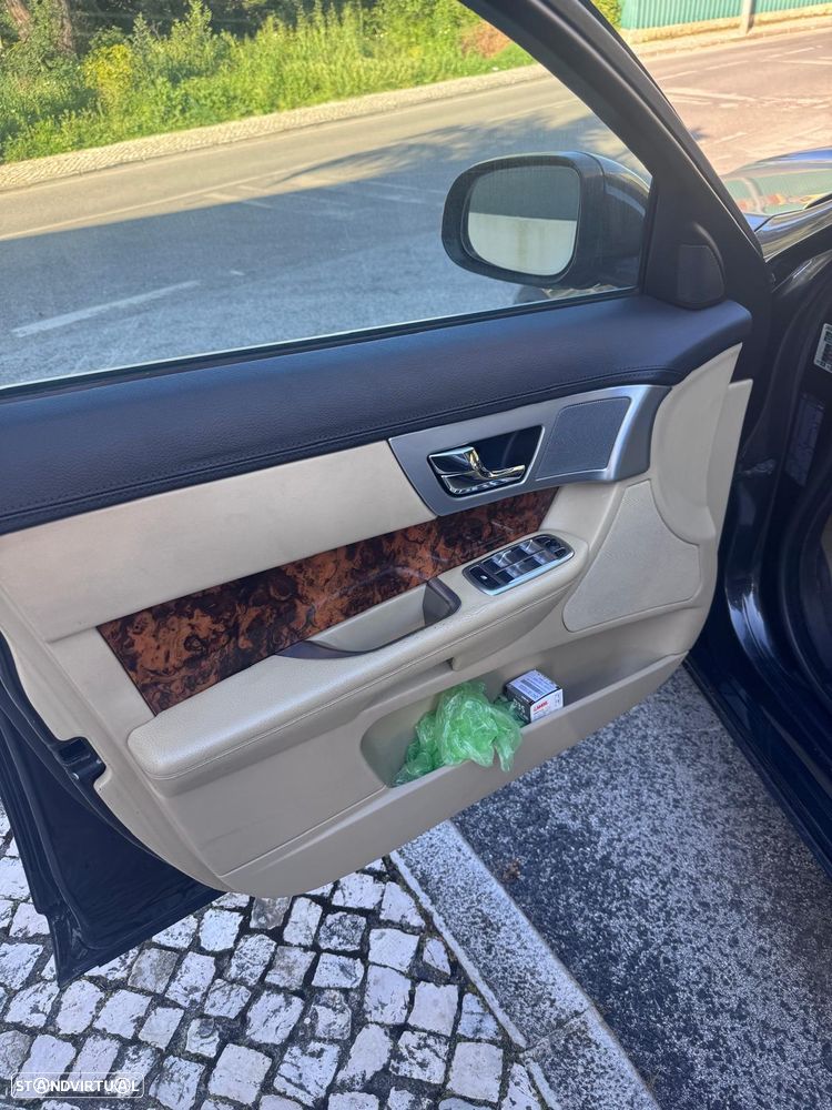 Jaguar XF Sportbrake 2.2 - 6