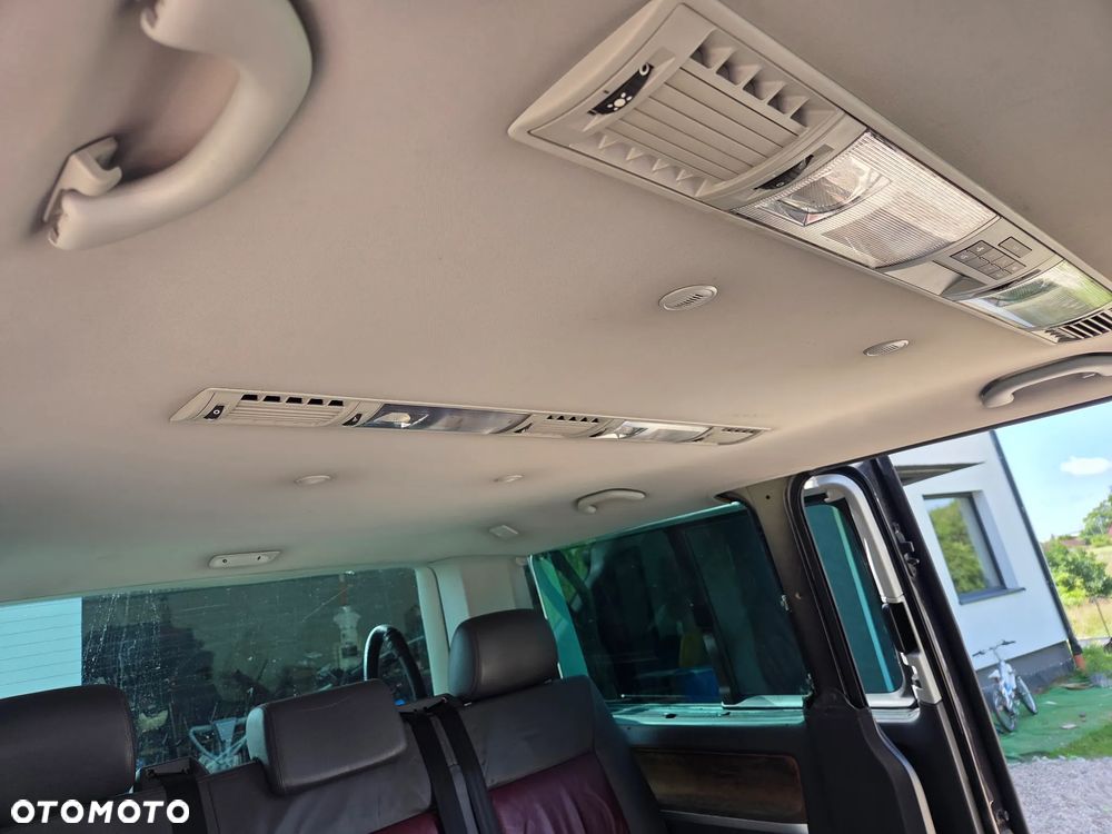 Volkswagen Multivan - 12