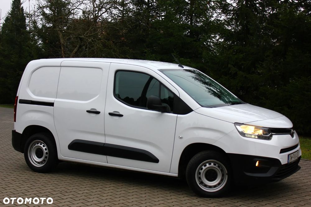 Toyota PROACE CITY BLASZAK 2 OSOBOWY 1.2 D-4T BENZYNA 110KM PEWNE AUTO FV23% - 2