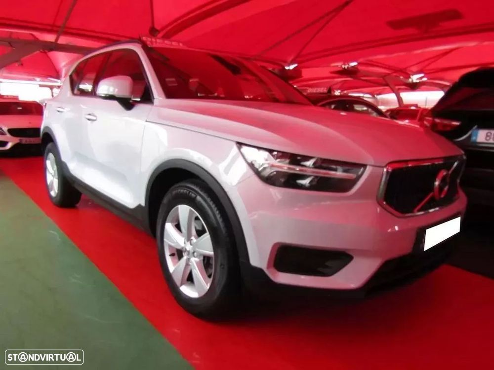 Volvo XC 40 2.0 D3 Momentum — photo 3