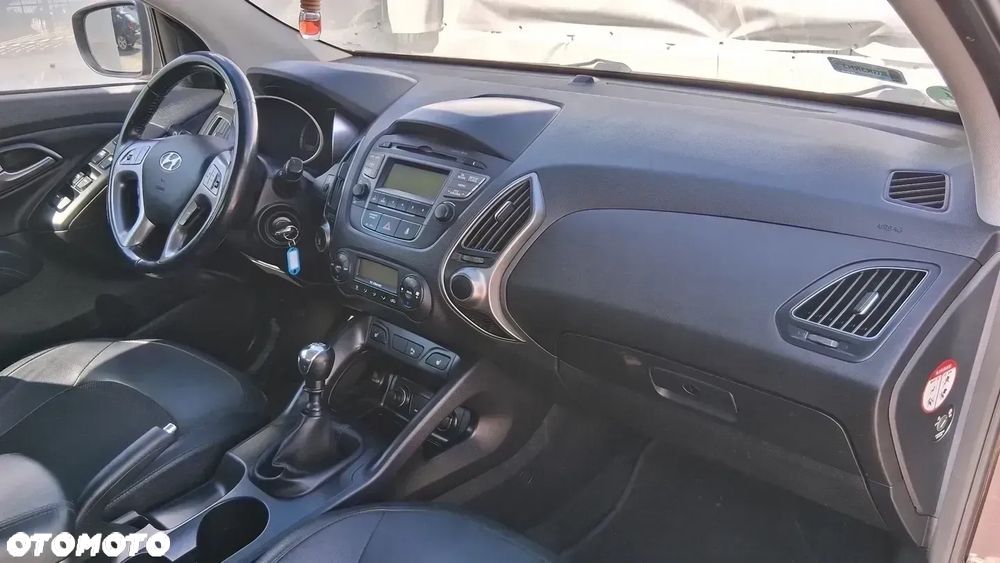 Hyundai ix35 1.6 2WD Fifa World Cup Edition - 17