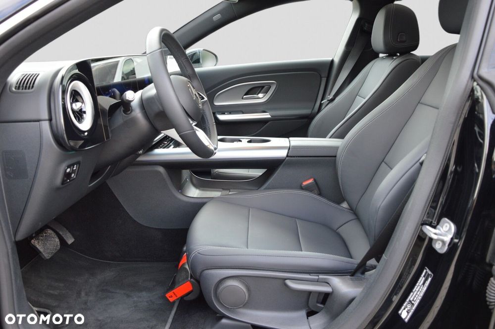 Mercedes-Benz CLA 200 mHEV 4-Matic 8G-DCT - 11