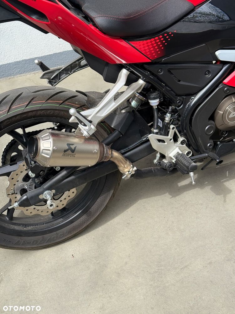 QJMOTOR SRK 125R - 4