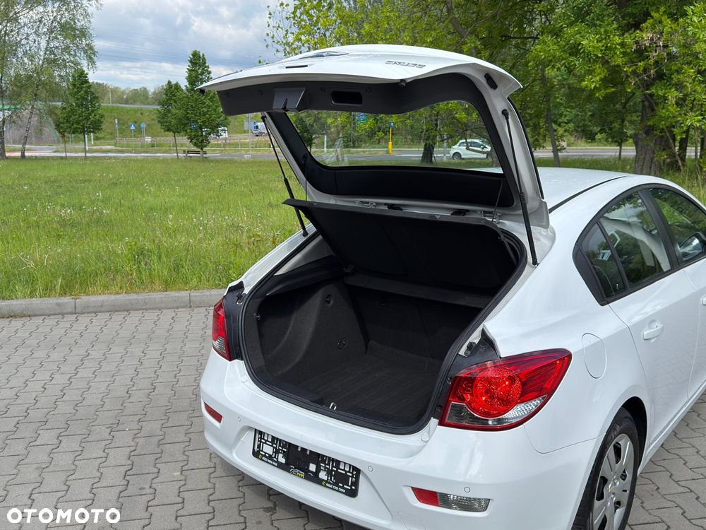Chevrolet Cruze 1.6 LT - 18