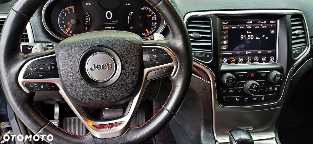 Jeep Grand Cherokee - 22