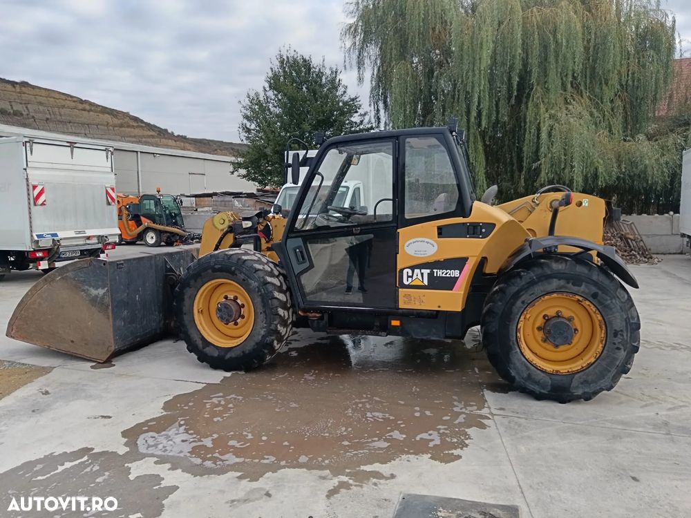 Caterpillar TH220B - 5
