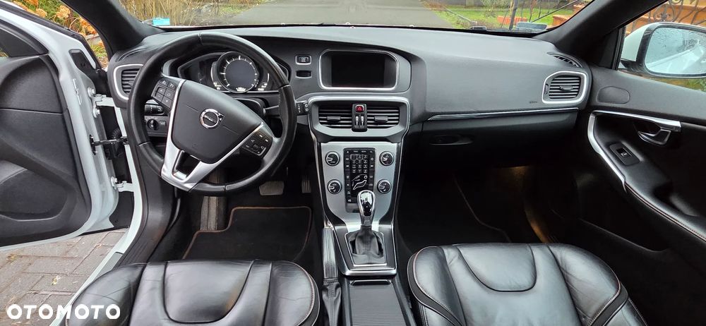 Volvo V40 D3 Drive-E Ocean Race - 11