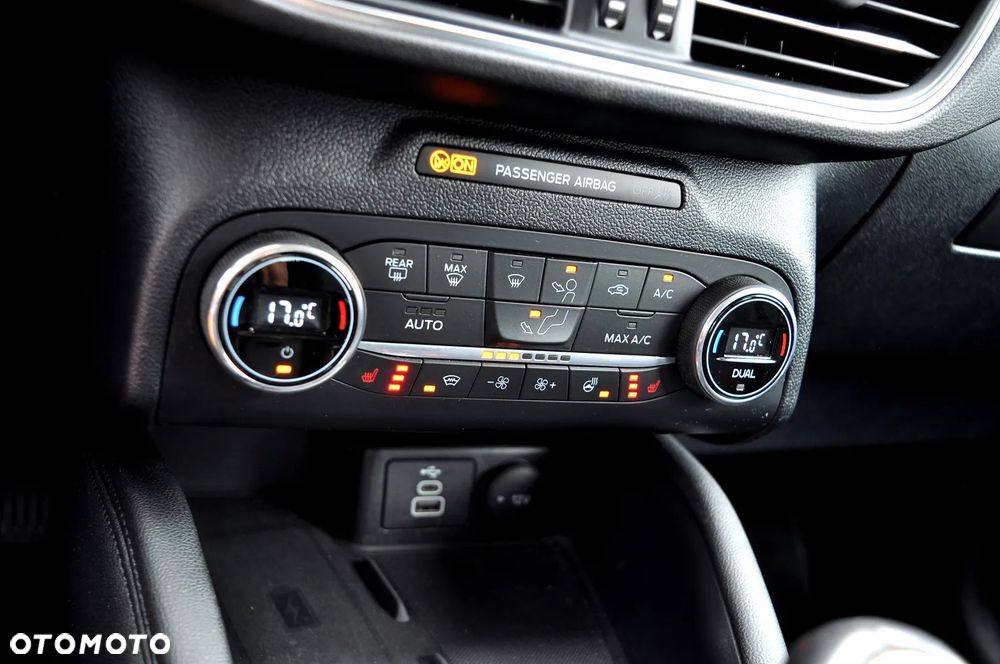Ford Kuga - 30