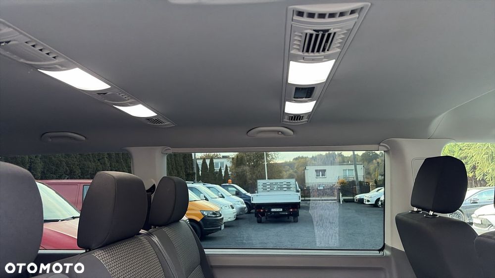 Volkswagen Caravelle - 30
