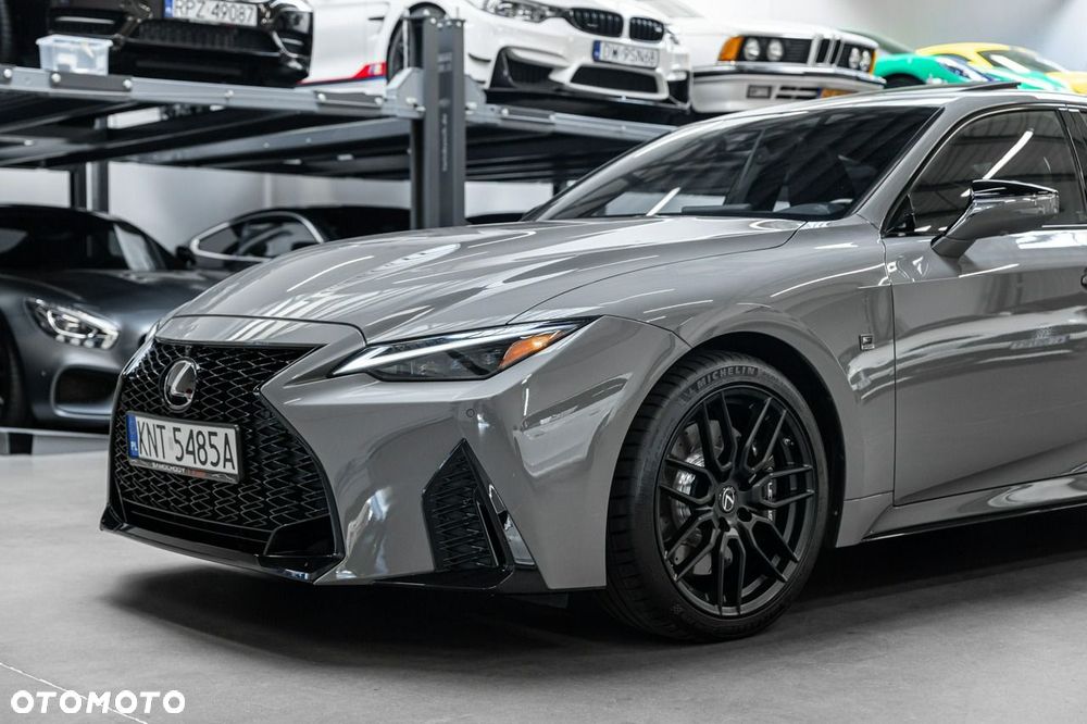 Lexus IS - 12