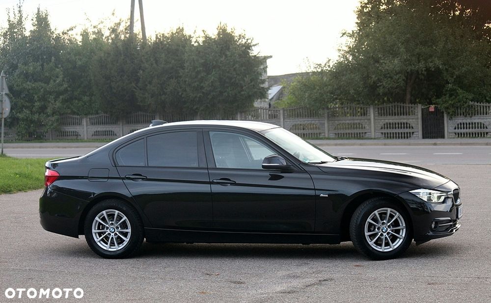 BMW Seria 3 318i Sport Line - 19