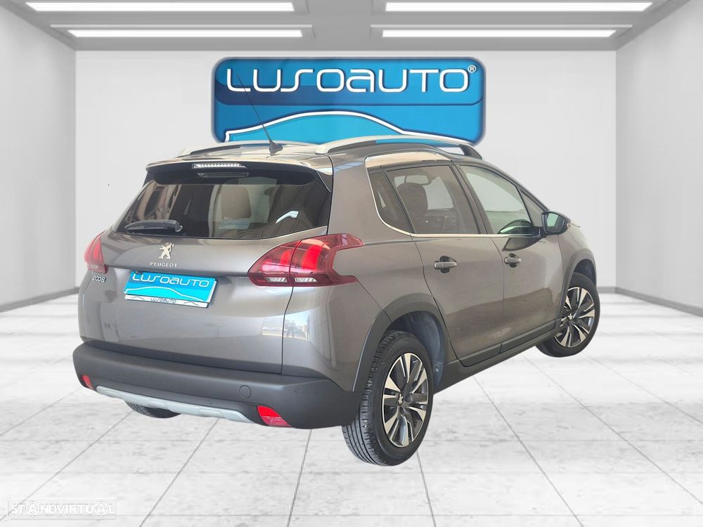 Peugeot 2008 1.2 PureTech Allure - 4