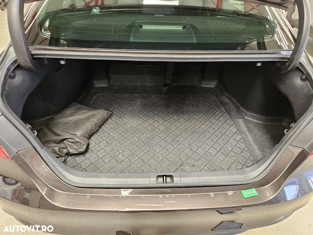 Toyota Camry 2.5 Business - 14