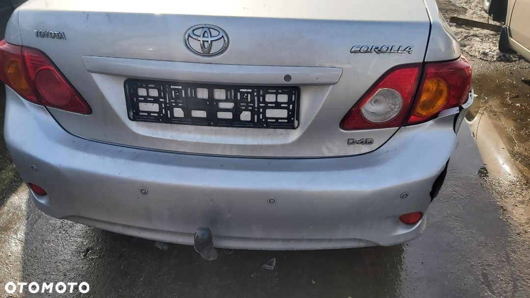 TOYOTA COROLLA e15 2,0 D4D rozrusznik - 4