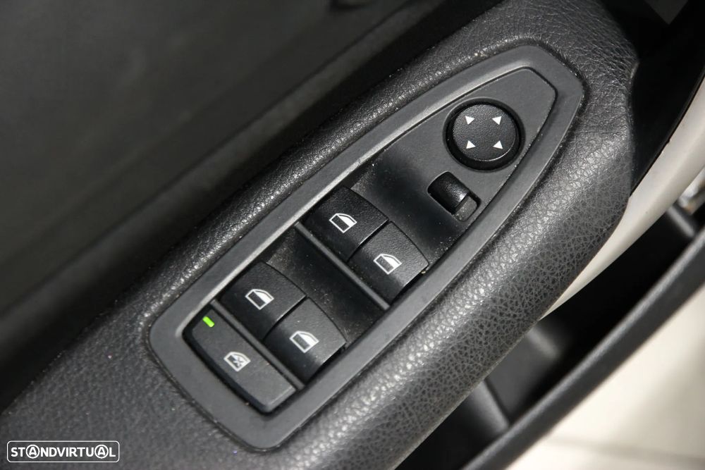BMW 116 d Advantage Auto - 9