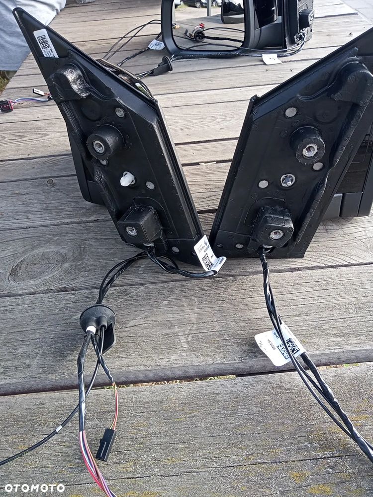 Lusterko VW CADDY 2K7   Asystent Pasa lewe prawe 7+2 +antena prawe 7+2 + dwie anteny - 7