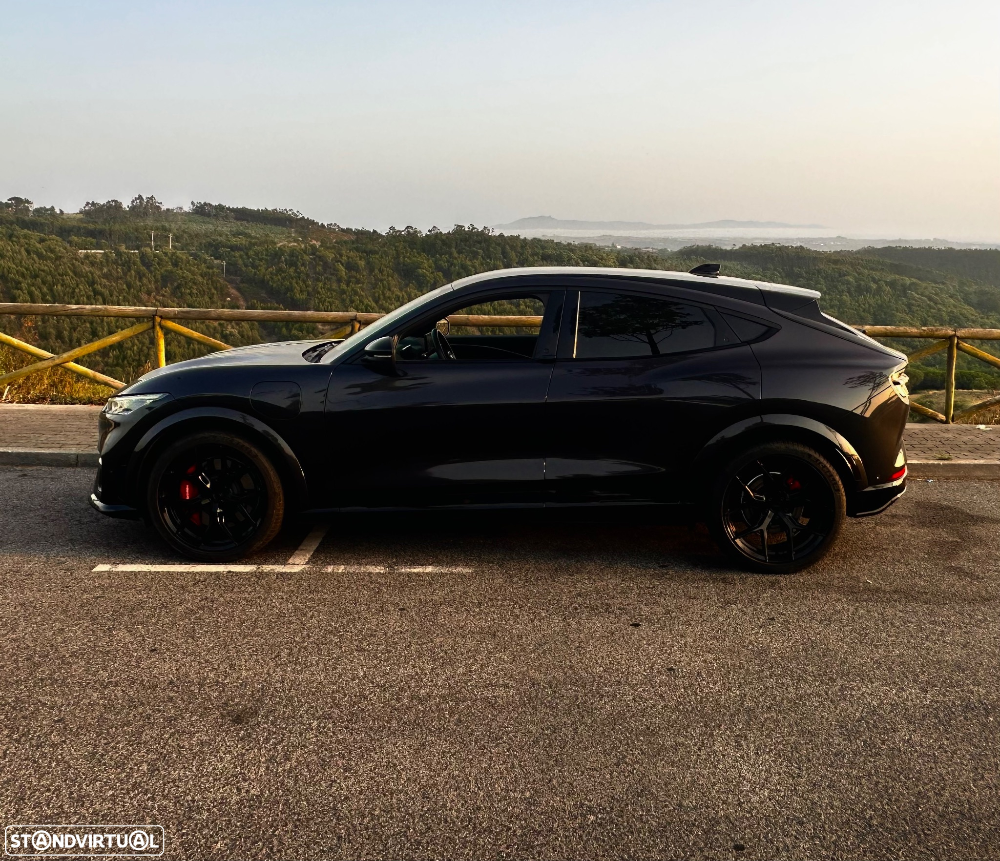Ford Mustang Mach-E GT AWD - 3