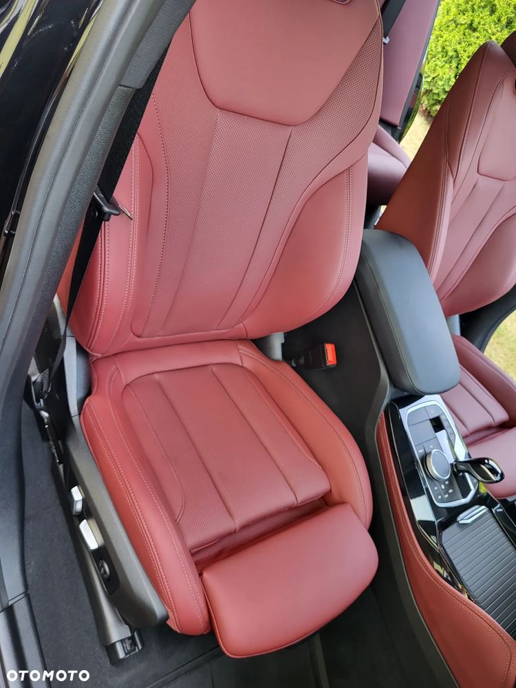 BMW X4 xM40i mHEV - 33