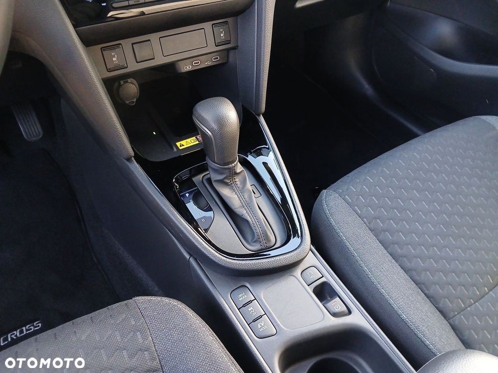 Toyota Yaris Cross Hybrid 1.5 Style - 34