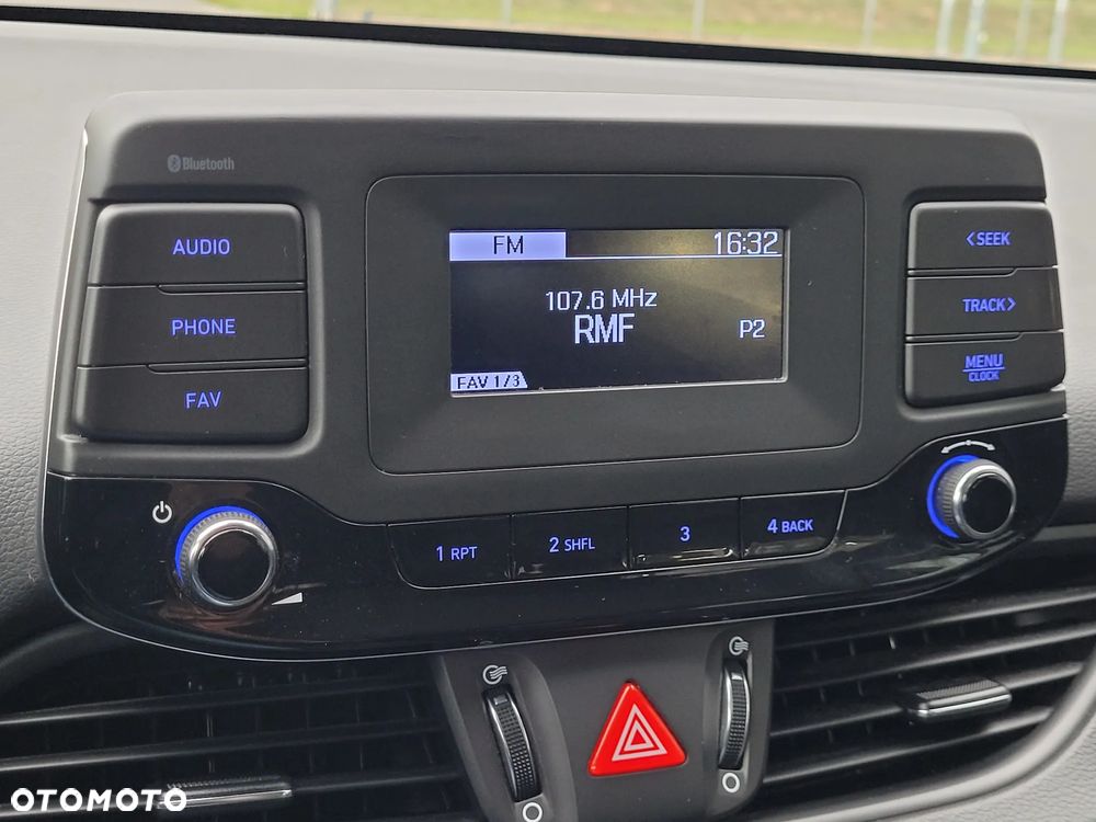 Hyundai i30 1.5 DPI Classic + - 22