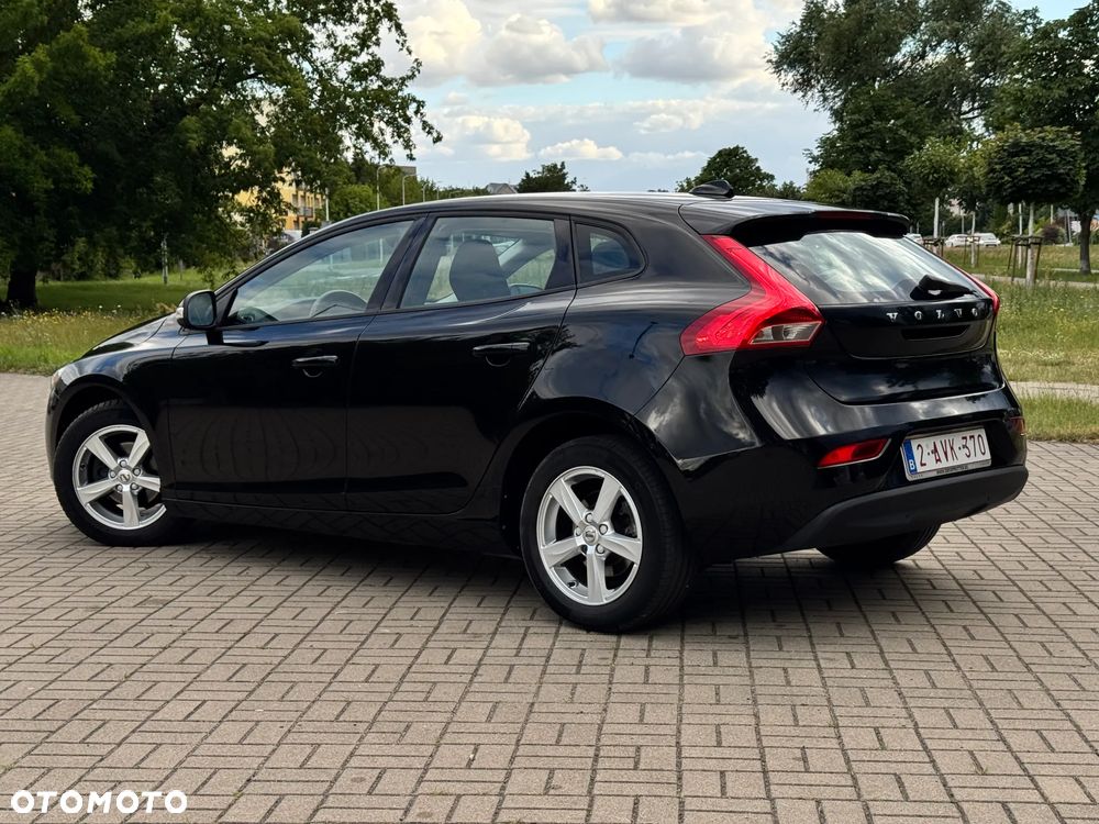 Volvo V40 D2 Momentum - 14