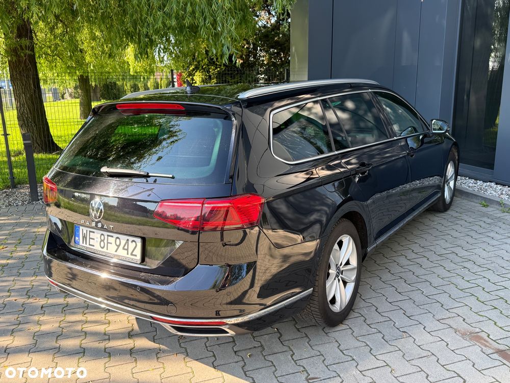 Volkswagen Passat Variant 2.0 TDI EVO Elegance DSG - 17