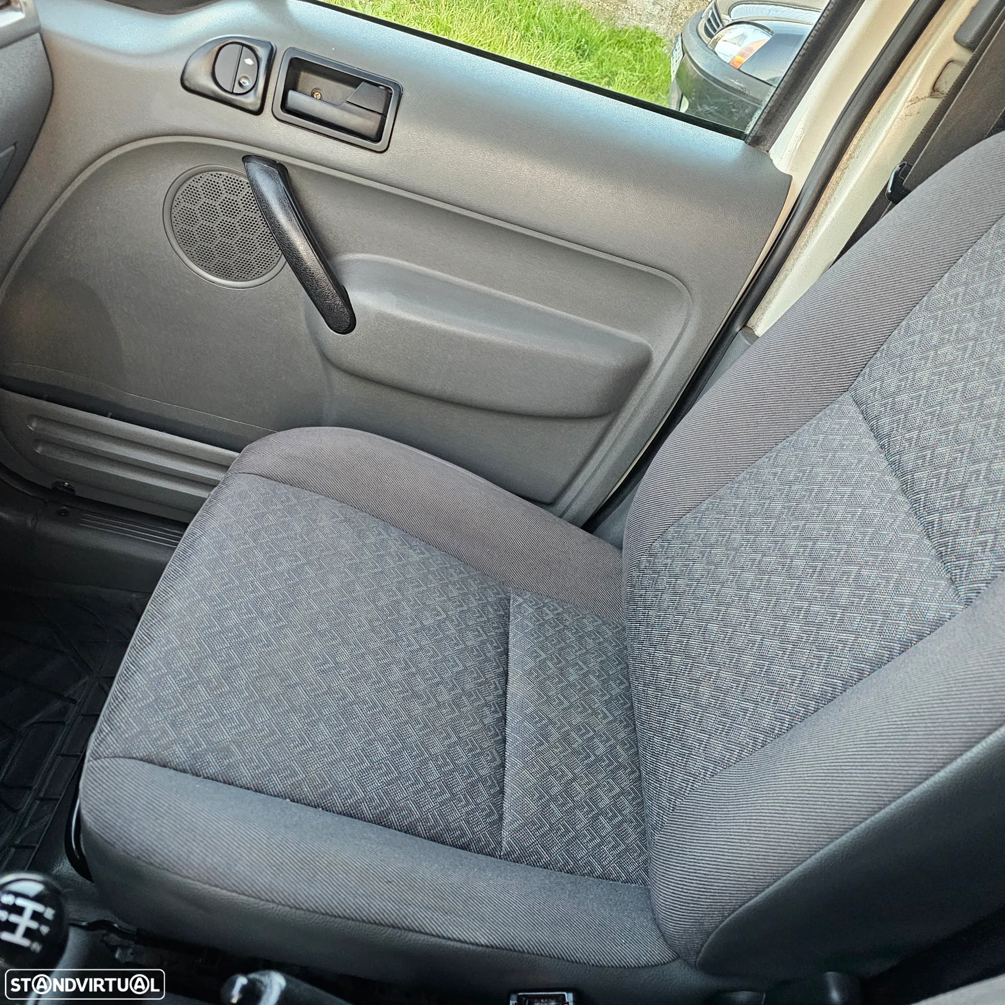 Ford Connect - 17