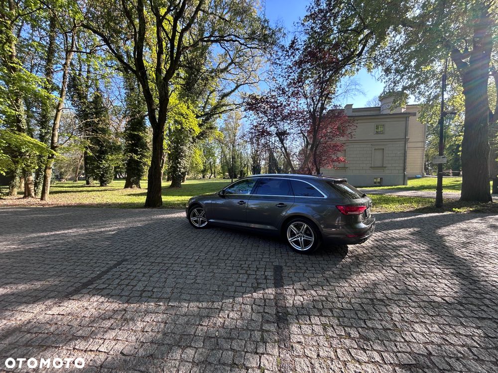 Audi A4 Avant 2.0 TDI S tronic quattro design - 2