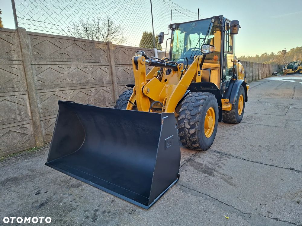 Caterpillar CAT 906 M - 2