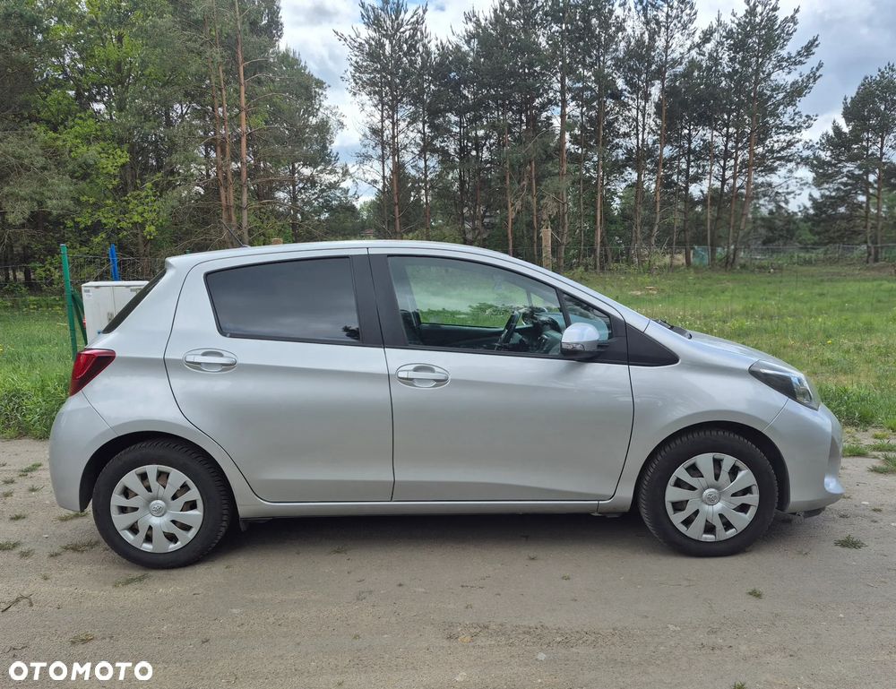 Toyota Yaris 1.33 Premium - 4