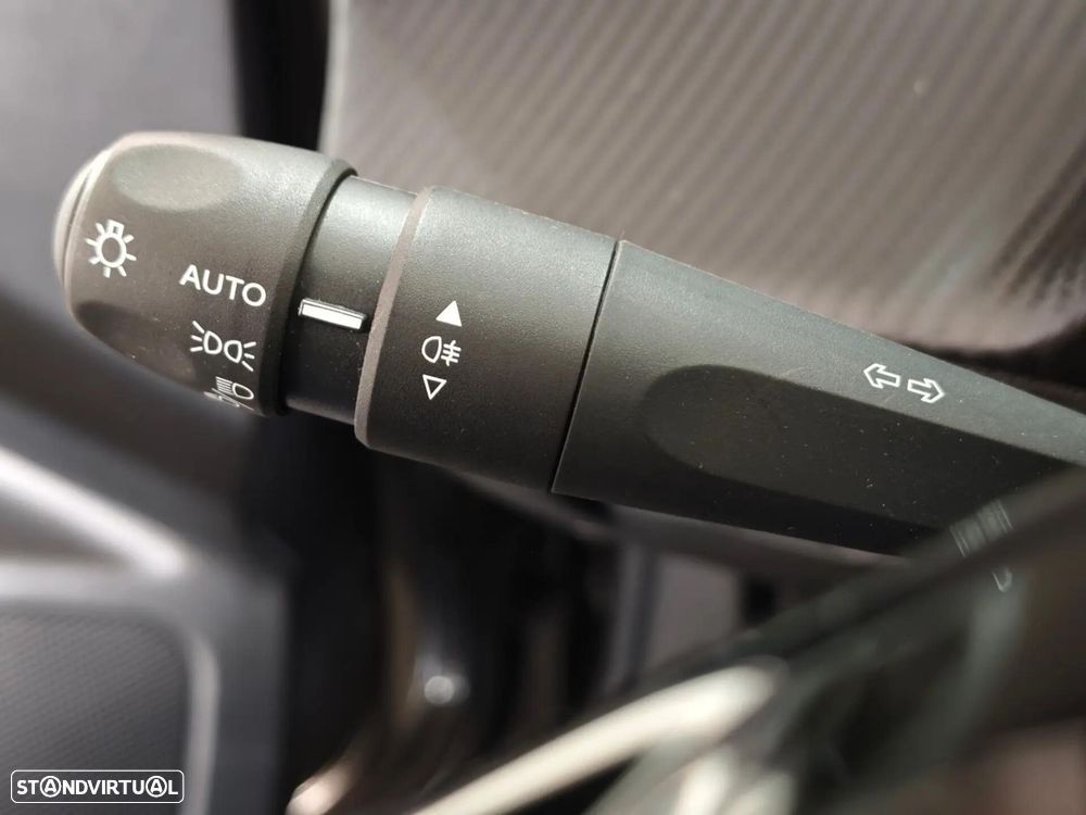 Peugeot 2008 1.2 PureTech Active - 18
