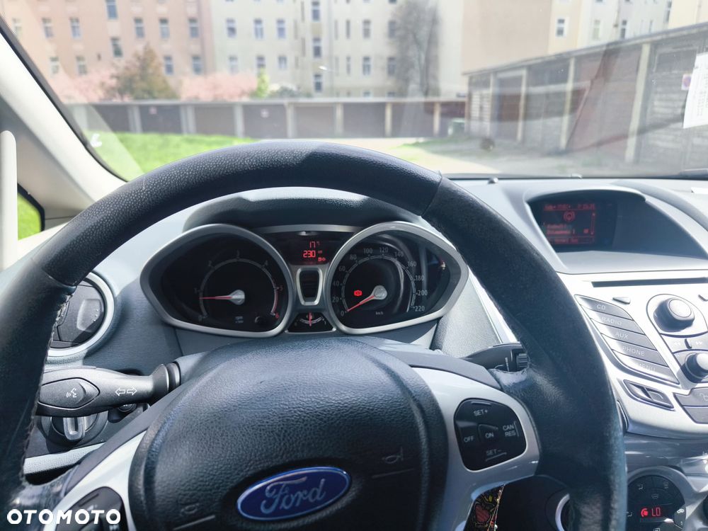 Ford Fiesta 1.6 TDCI Connection - 10