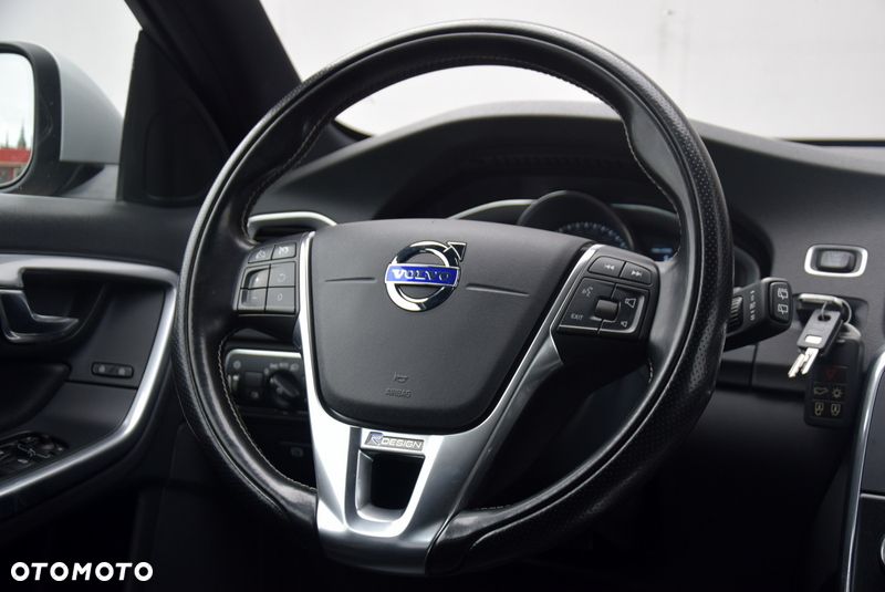 Volvo V60 D4 Geartronic RDesign - 29