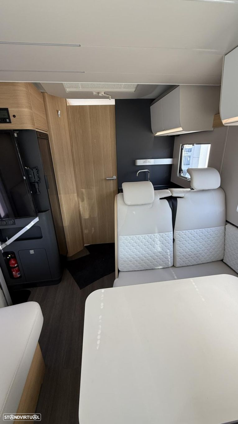 Adria Matrix 670 SC cama central e basculante - 57