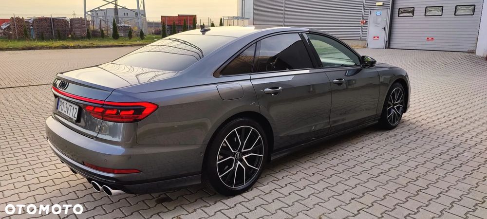 Audi S8 - 3