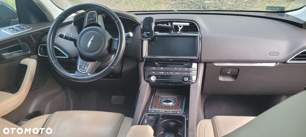 Jaguar F-Pace 2.0 i4D AWD Prestige - 11