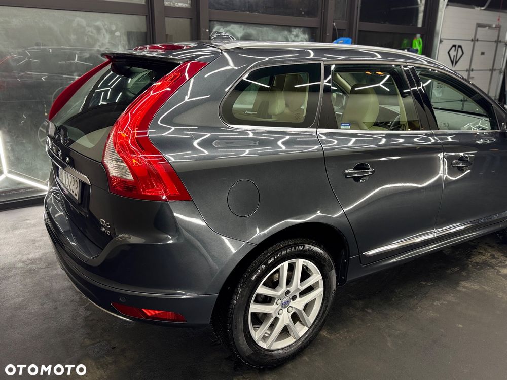 Volvo XC 60 D4 AWD Momentum - 12
