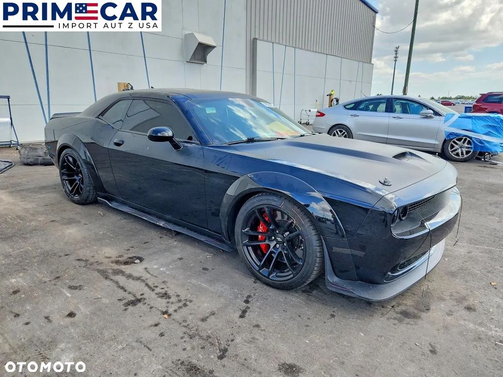 Dodge Challenger - 1