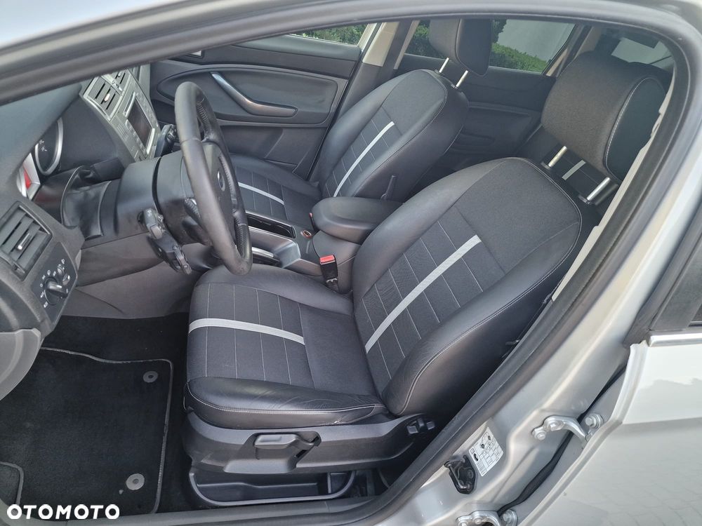 Ford Kuga 2.0 TDCi 4WD Titanium - 24