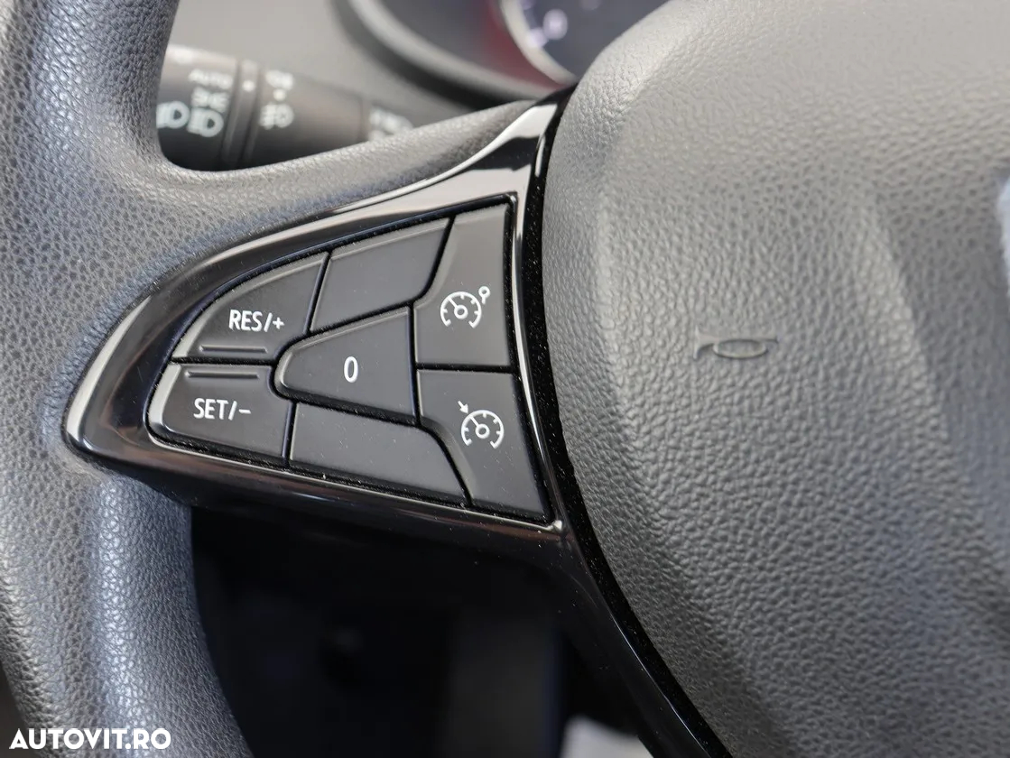 Dacia Logan TCe 90 Essential - 14