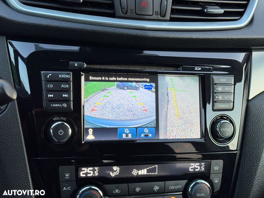 Nissan Qashqai 1.6 DCI Xtronic TEKNA+ - 27