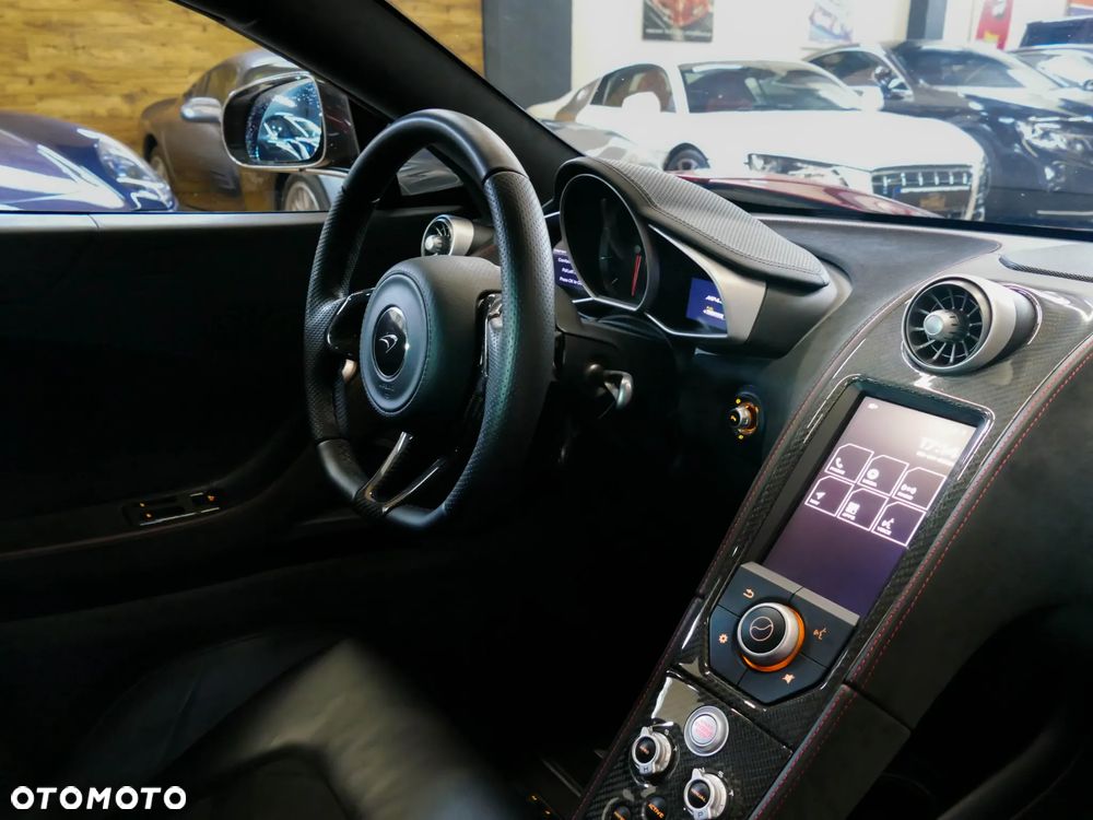 McLaren MP4-12C Coupe - 16