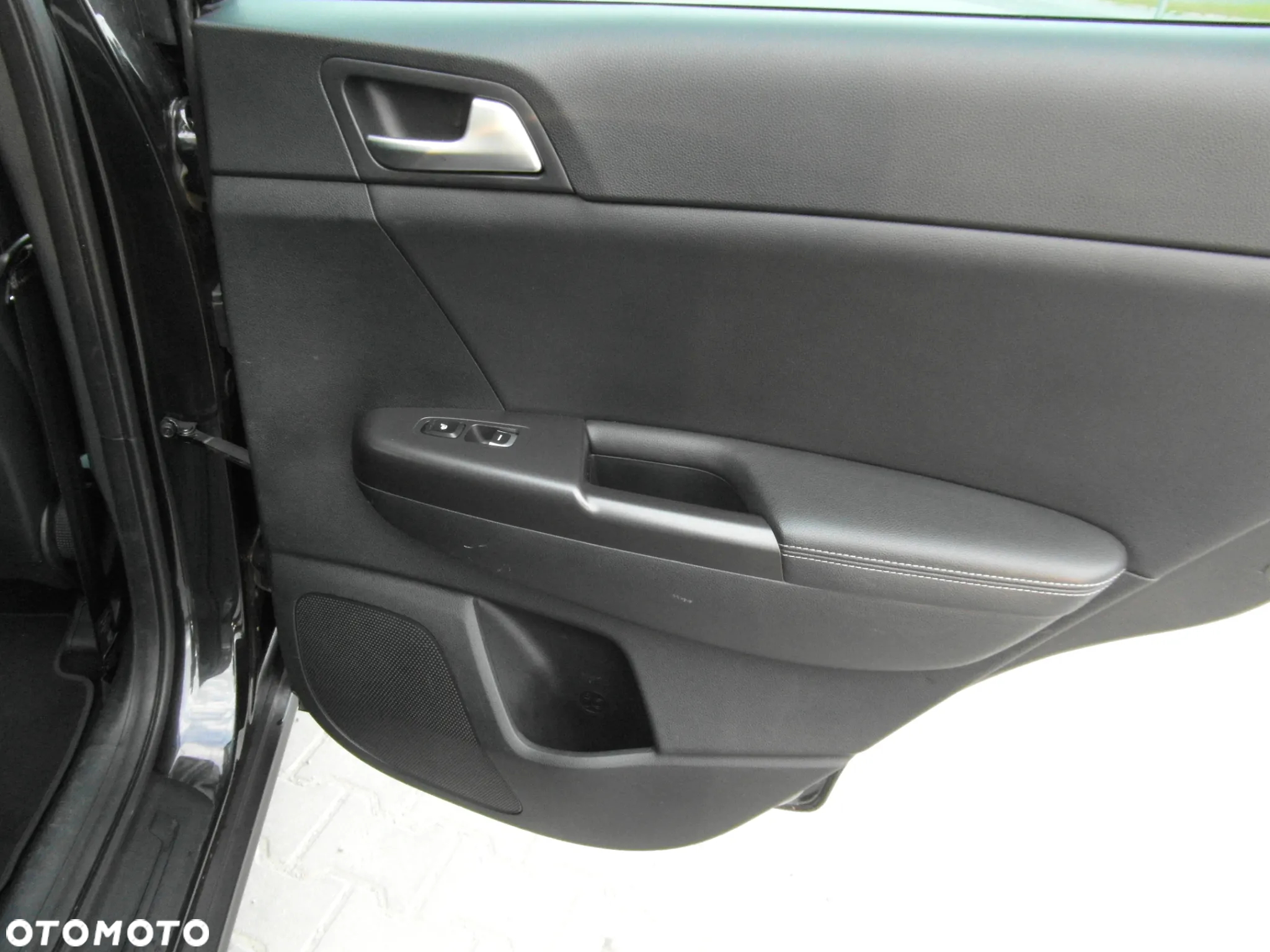 Kia Sportage 2.0 CRDI 4WD Automatik Vision - 32