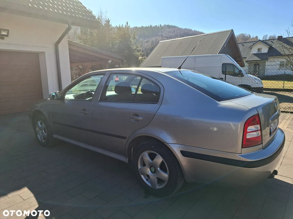 Skoda Octavia 1.6 Tour - 13