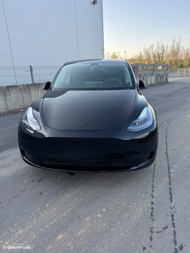 Tesla Model Y - 15