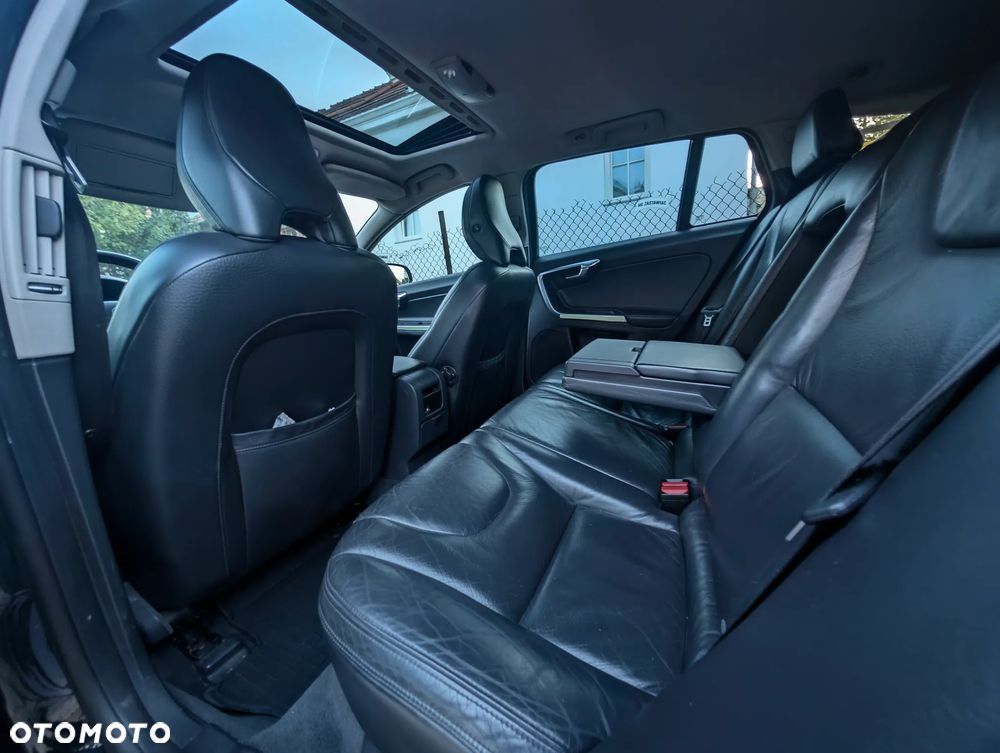 Volvo V60 D3 Summum - 13