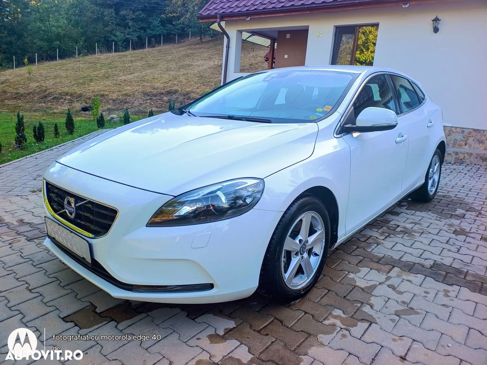 Volvo V40 T3 Momentum - 1