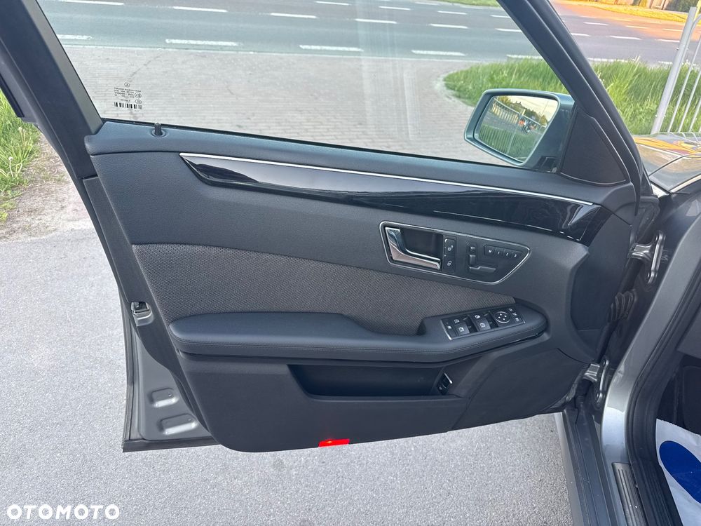 Mercedes-Benz Klasa E 350 4Matic 7G-TRONIC Avantgarde - 23