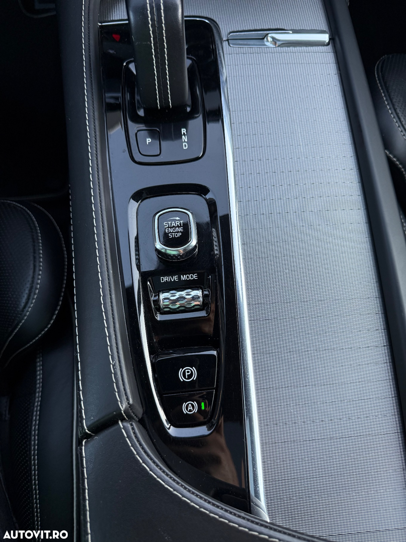Volvo XC 90 T8 AWD Recharge Geartronic RDesign - 29